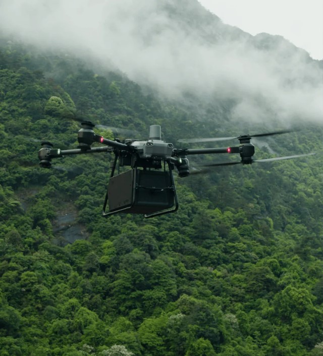 DJI FlyCart 30 UAV (C)